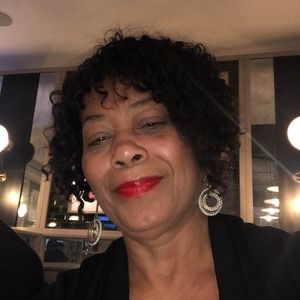 Meet your Posher, Lorna